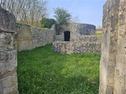 Ruines du Ch�teau de la Fontaine Saint-Denis<br>Notre-Dame-de-Gravenchon